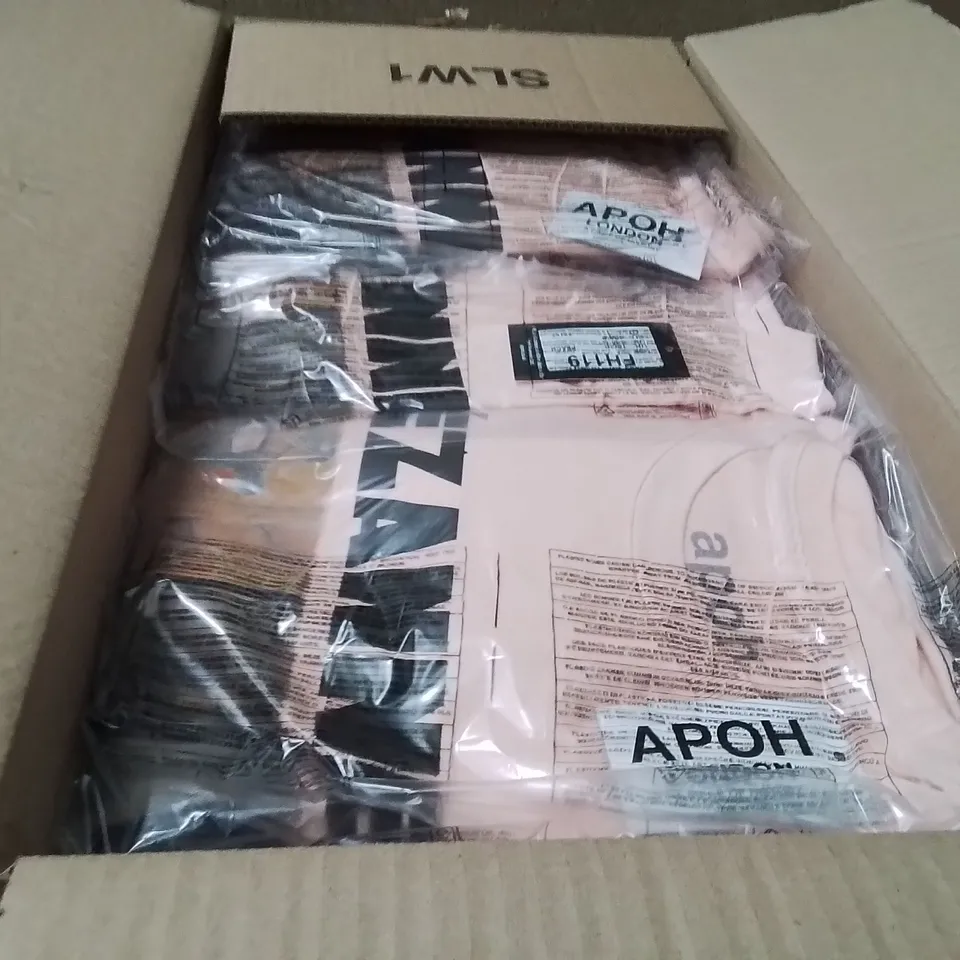 BOXED BRAND NEW APPROXIMATELY 40 APOLLO LONDON CEZANNE T-SHIRT PEACE SIZE 18/20