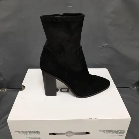 BOXED PAIR OF ALDO FARABRIREL BOOTS - 7