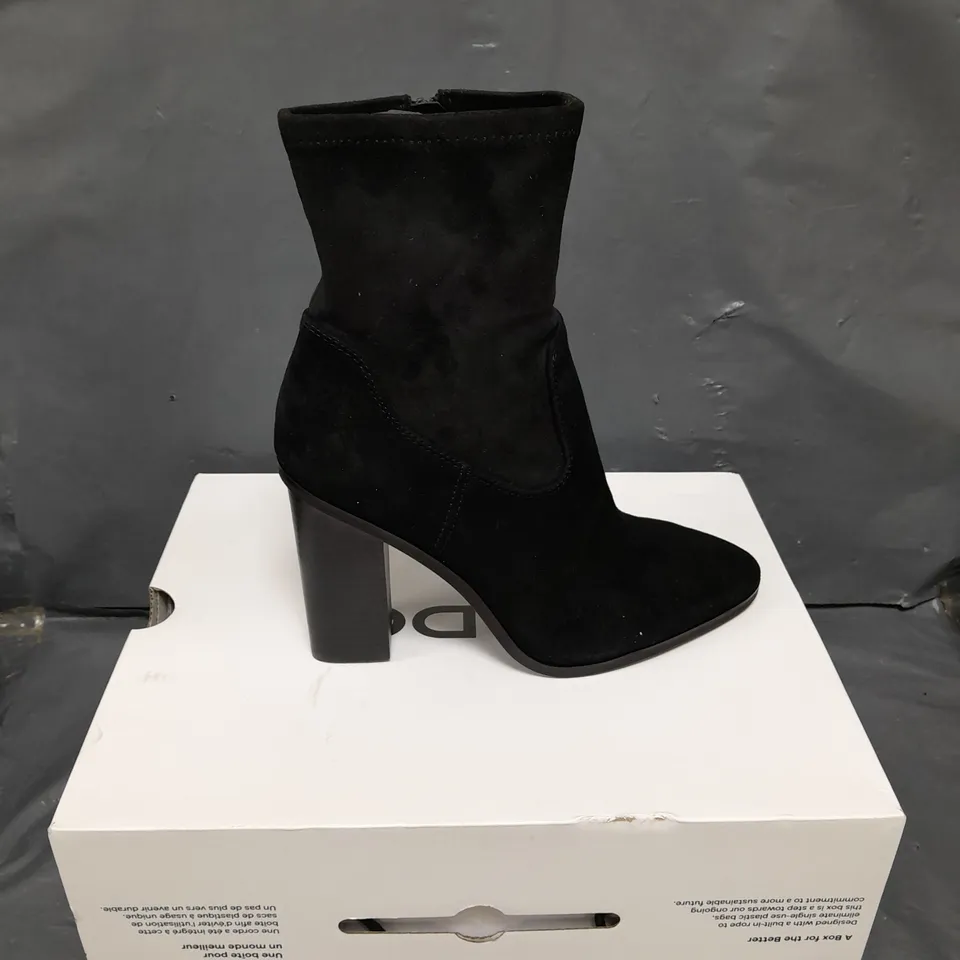 BOXED PAIR OF ALDO FARABRIREL BOOTS - 7