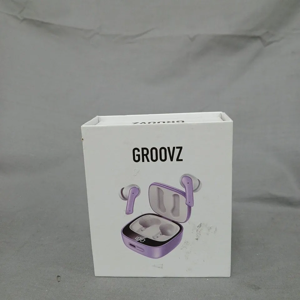 GROOVZ WIRELESS EARBUDS WITH PURPLE CHARGING CASE