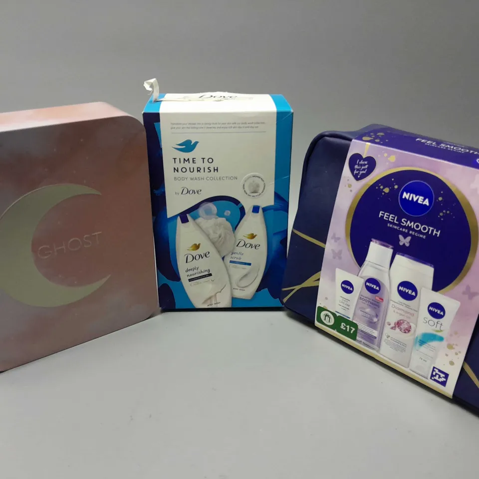 APPROXIMATELY 10 FRAGRANCE AND COSMETIC BOXSETS TO INCLUDE NIVEA FEEL SMOOTH SKINCARE REGIME, DOVE TIME TO NOURISH BODY WASH COLLECTION, GHOST SWEETHEART SET, ETC