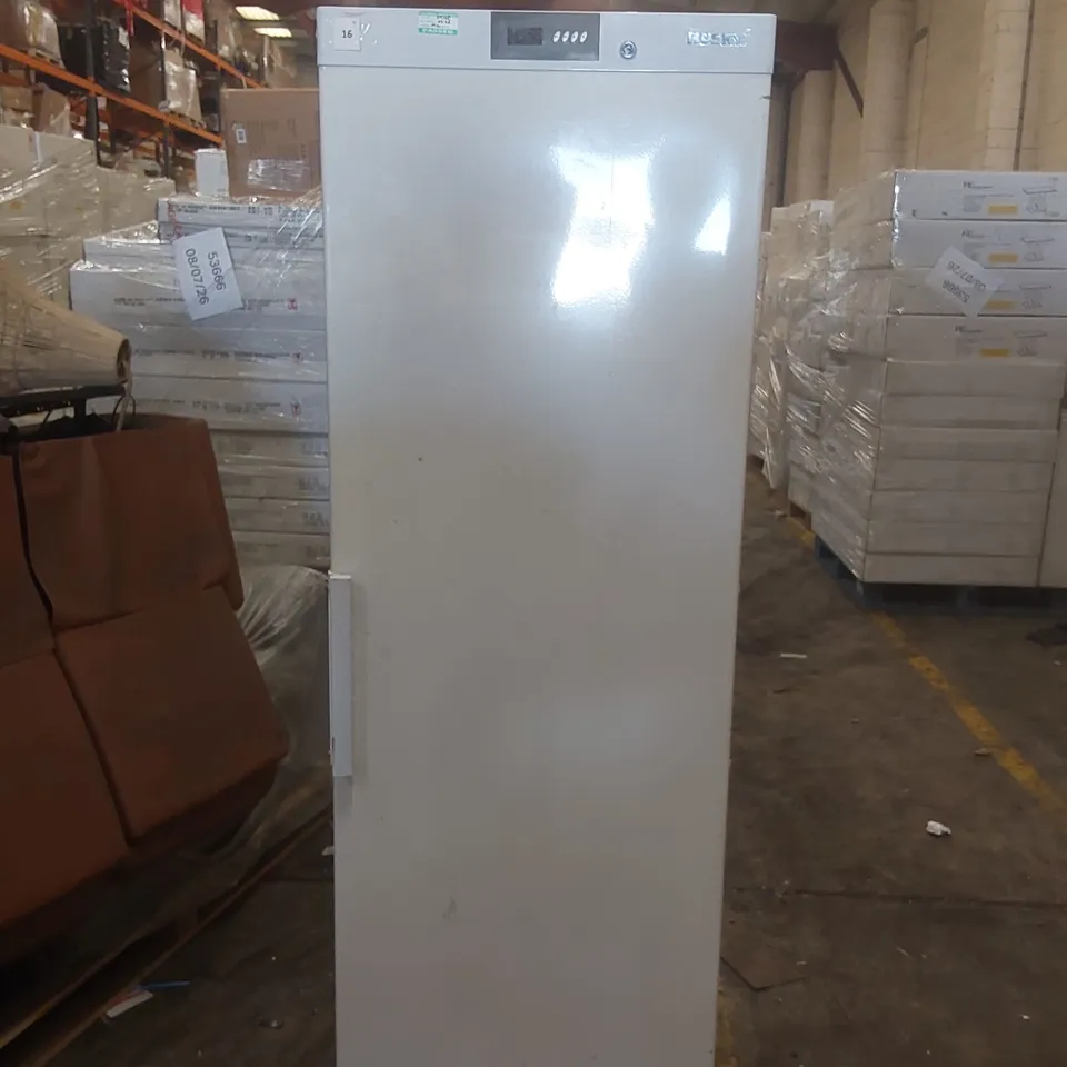 HUSKY CBR400H-WE-R-HT COMMERCIAL UPRIGHT REFRIGERATOR