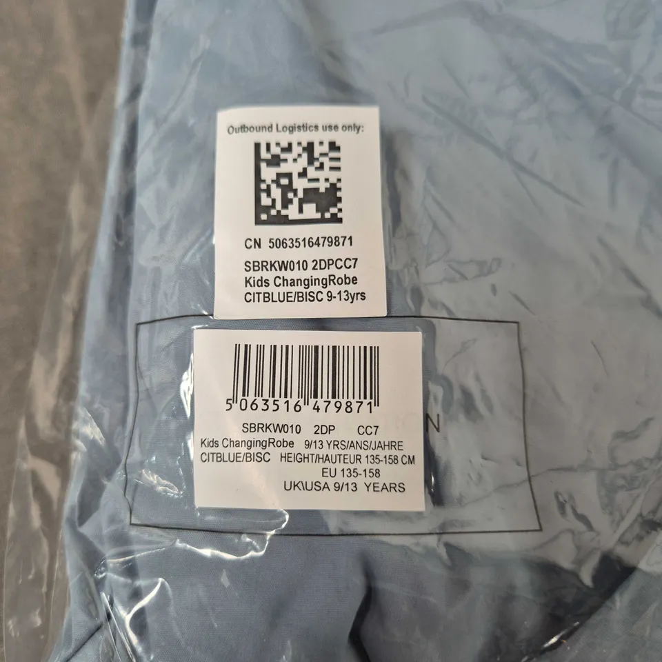 REGATTA GREAT OUTDOORS KIDS CHANGING ROBE – LIGHT BLUE, UK 9-13 YEARS