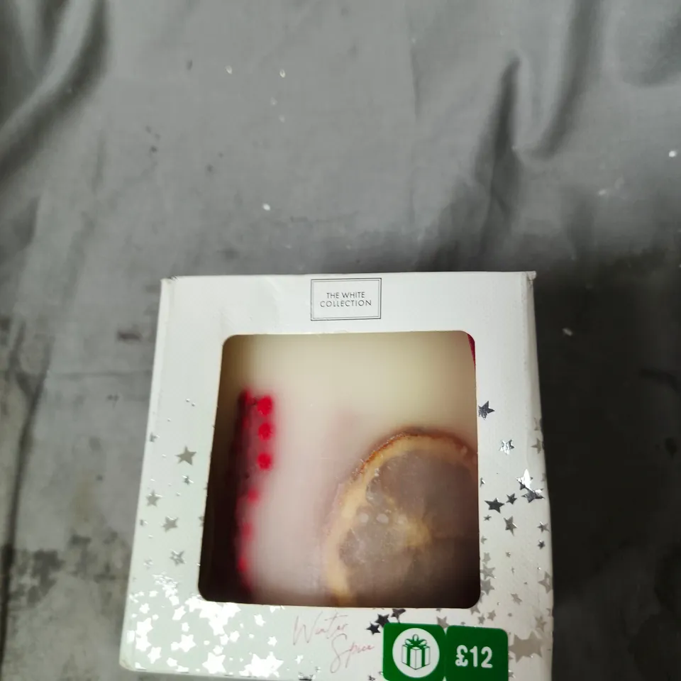 WINTER SPICE BOTANICAL CANDLE – THE WHITE COLLECTION (BOXED WITH WINDOW)