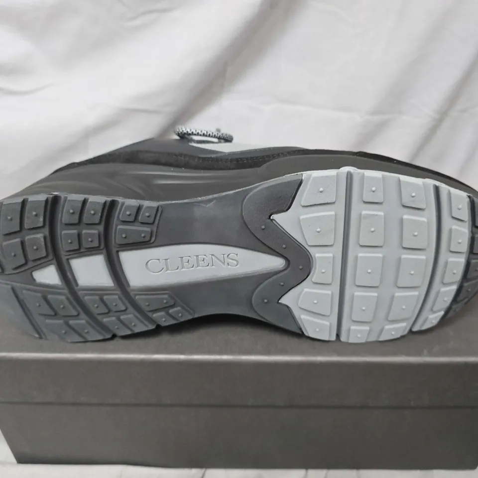 BOXED PAIR OF CLEENS AERO RUNNERS IN STEEL - UK 10
