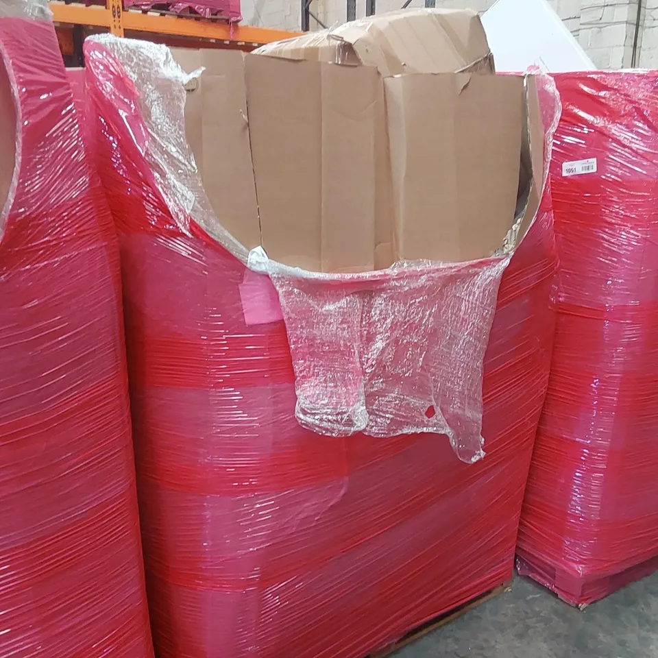 PALLET OF ASSORTED ITEMS INCLUDING: SAFE, OFFICE CHAIR, BAR STOOL, CHAIR MATS ECT