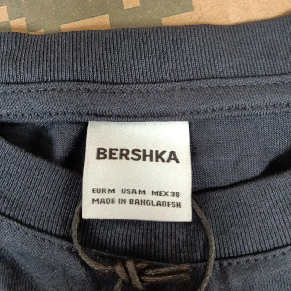 BERSHKA NAVY T-SHIRT - SIZE M (EU/M US M) MADE IN BANGLADESH