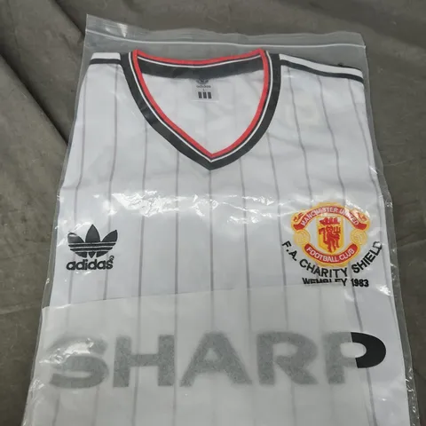 MANCHESTER UNITED RETRO JERSEY - L