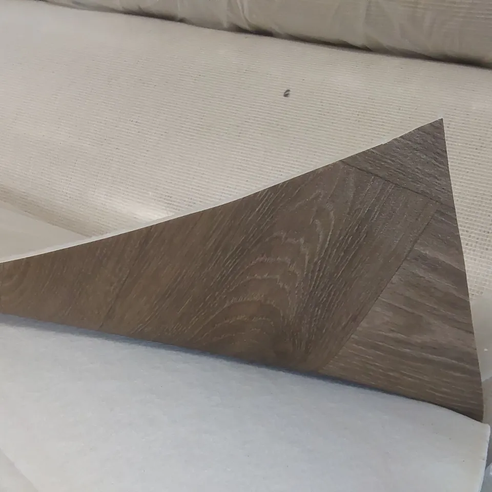 ROLL OF QUALITY TIMBERLAND SAOU VINYL FLOORING - APPROXIMATELY 8 x 3m