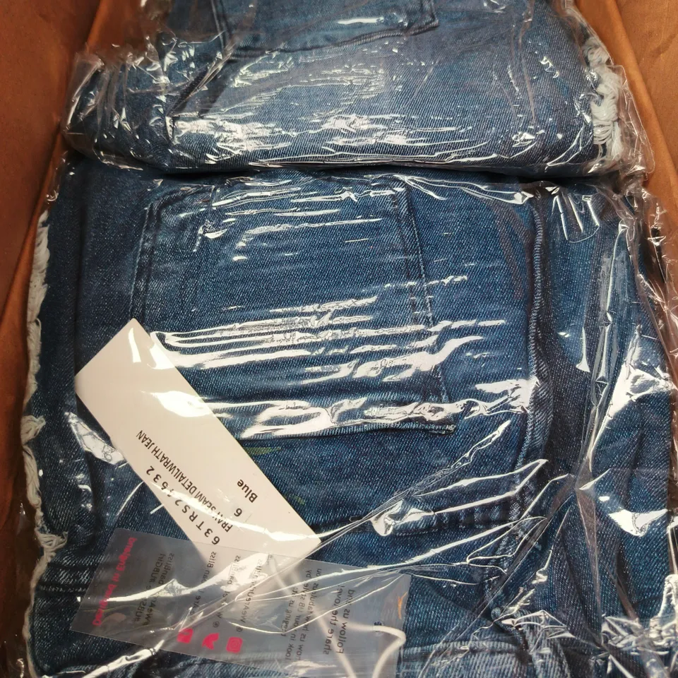 BOX OF APPROXIMATELY 15 PAIRS OF URBAN BLISS FRAY SEAM DETAILWRATH JEAN - SIZE 6 