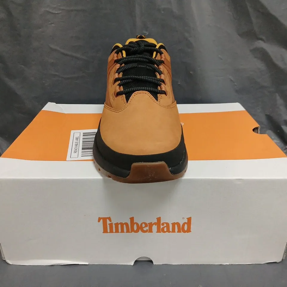 BOXED PAIR OF TIMBERLAND EURO TREKKER LOW LACE SNEAKERS IN WHEAT SIZE UK 11.5