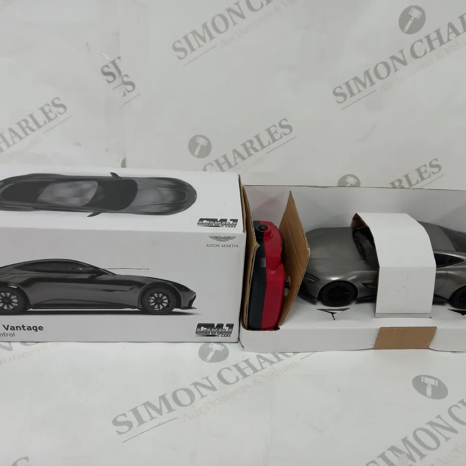 BOXED CMJ ASTON MARTIN VANTAGE SCALE 1:24 RADIO CONTROL CAR