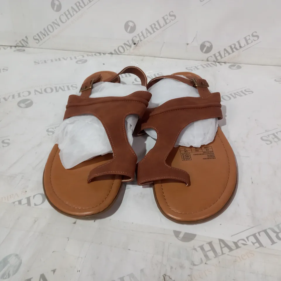 SANDAL EVELYN DARK TAN SIZE 12