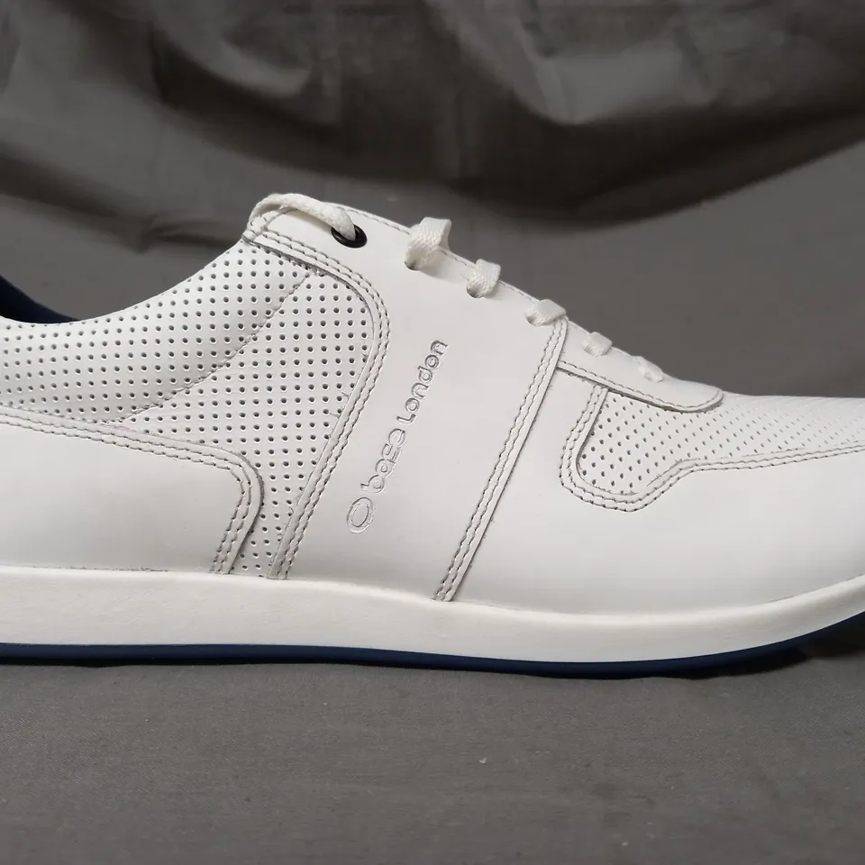 BOXED PAIR OF BASE LONDON DAKOTA SHOES IN WHITE UK SIZE 10