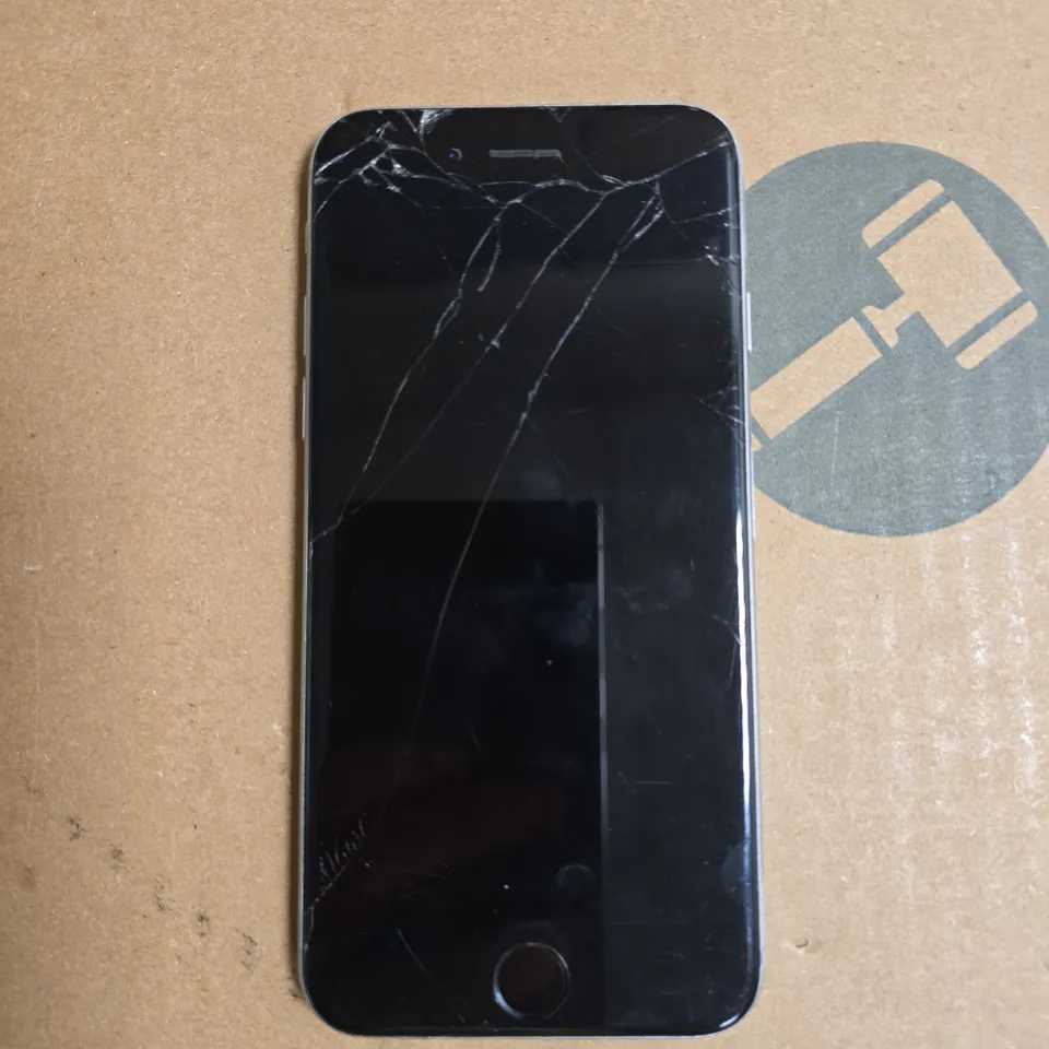 APPLE IPHONE 6 SMARTPHONE 