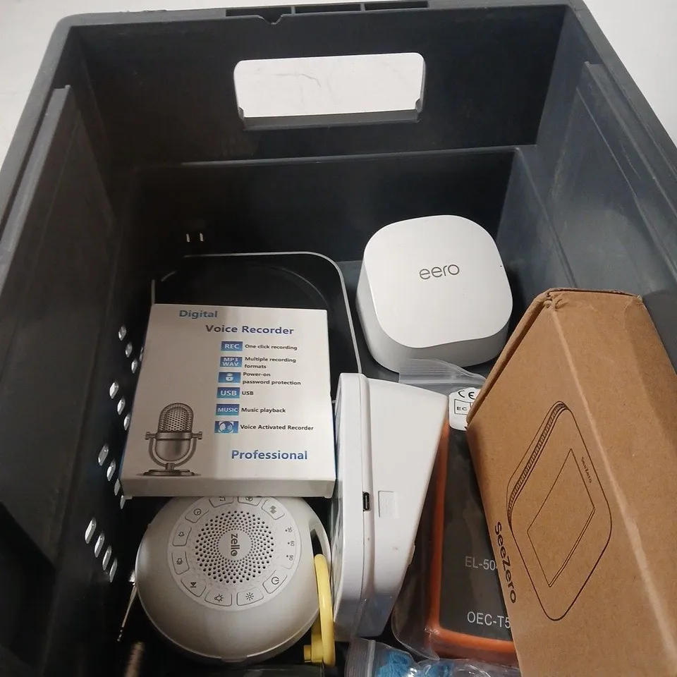 APPROXIMATELY 8 ASSORTED ITEMS INCLUDING WHITE NOISE MACHINE AND DIGITAL VOICE RECORDER