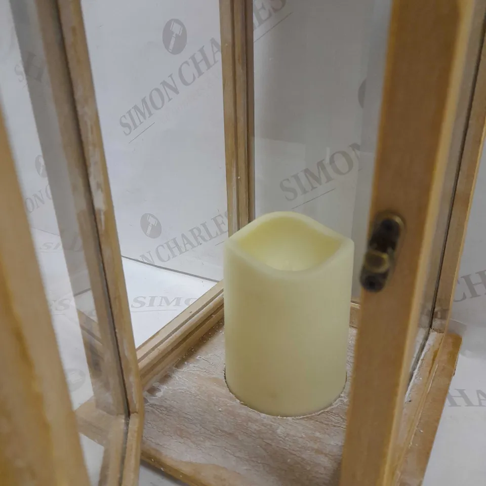 LUMINEO WOODEN LANTERN