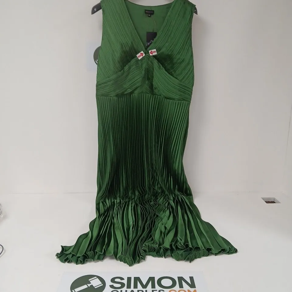 KALEIDOSCOPE GREEN PLEATED MAXI DRESS - WOMEN'S UK 16