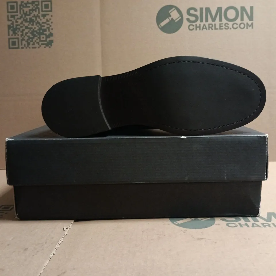 BOXED PAIR OF MASSIMO DUTTI ANKLE BOOTS IN BROWN SIZE UK 7