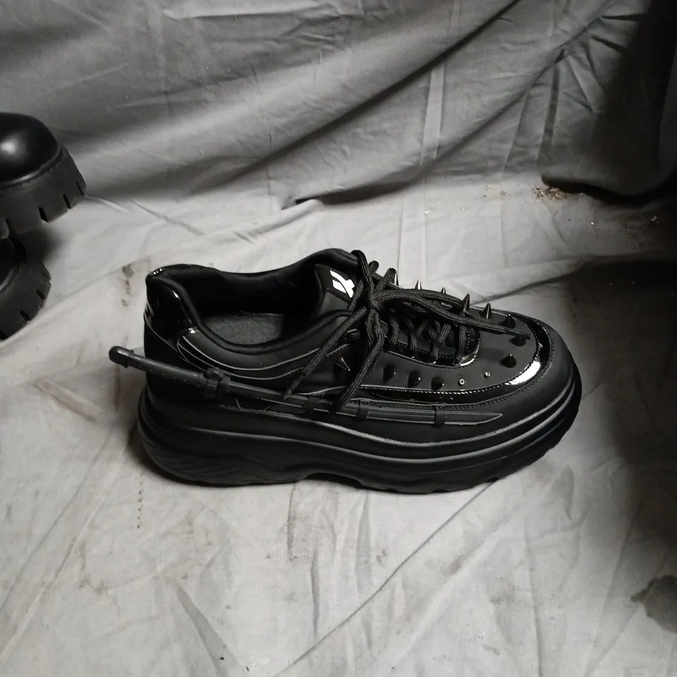 KOI BLACK PLATFORM SHOES WITH PATENT DETAILING – UK SIZE 6