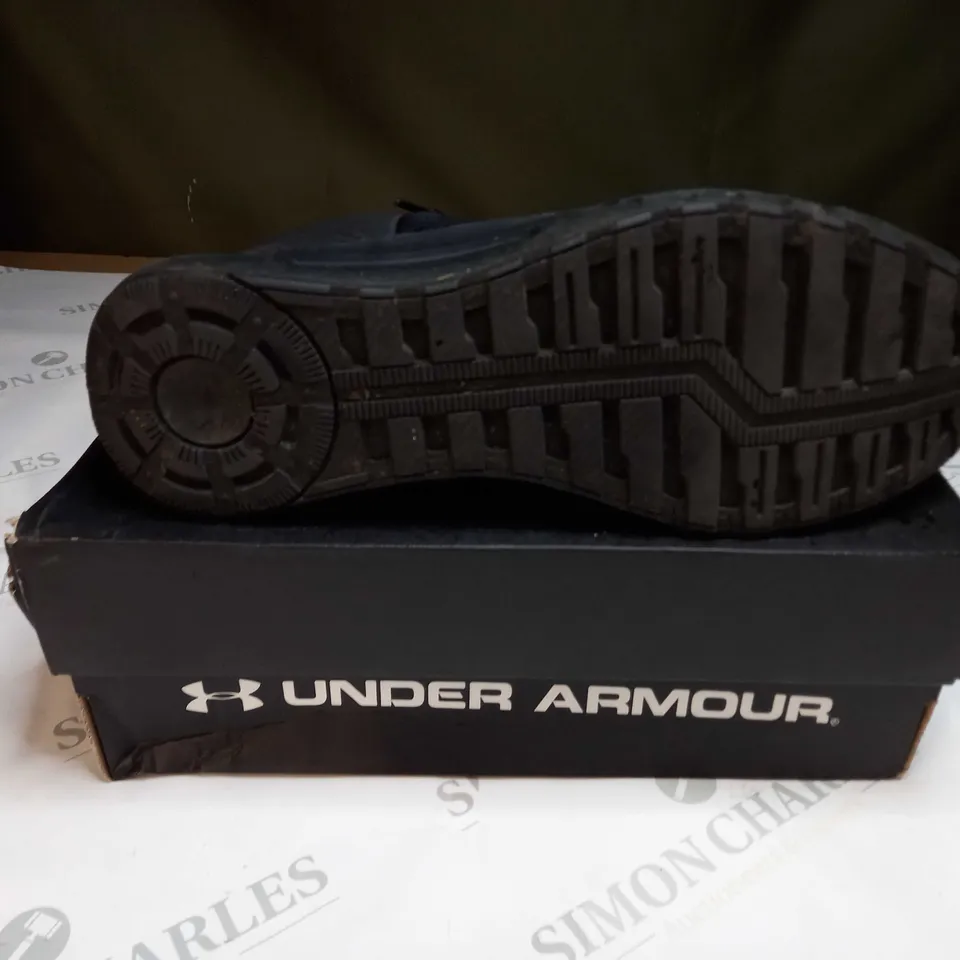 BOXED UNDER ARMOUR PURSUIT MENS TRAINERS SIZE 9.5