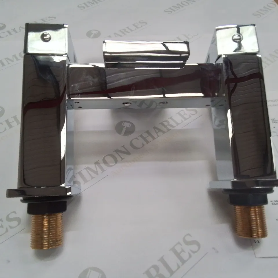BOXED VELDEAU CASOLA BATH FILLER IN CHROME - 250X155X210MM