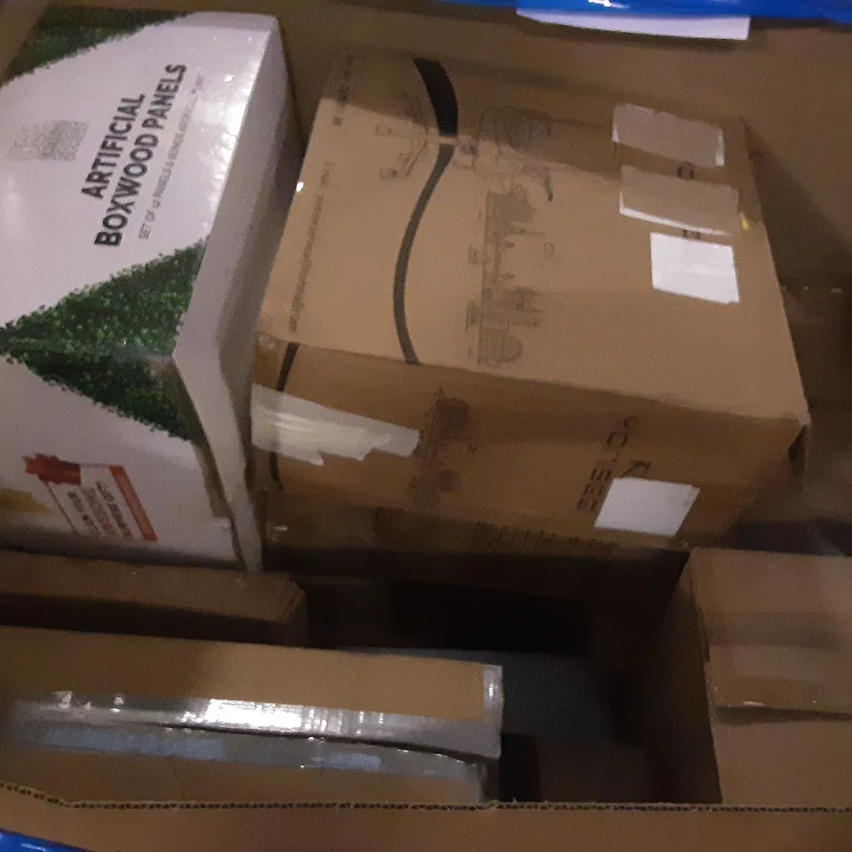 PALLET OF ASSORTED PRODUCTS INCLUDING COLIFE SUITCASE, BEMAXX PULL UP BAR, HODODOU GARMENT RACK, ARTIFICIAL BOXWOOD PANELS, YONISEE OFFICE CHAIR, GARDEN KNEELER