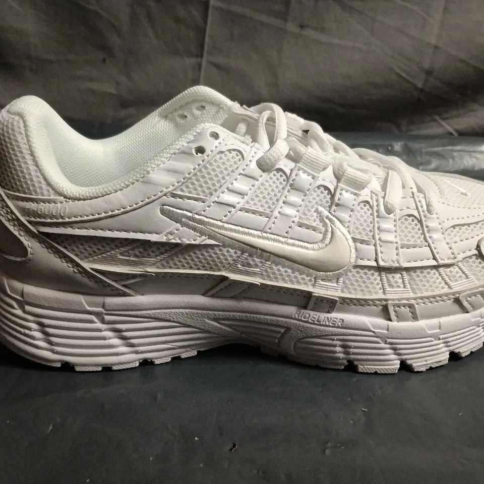 UNBOXED PAIR OF NIKE P6000 TRAINERS - UK SIZE 6
