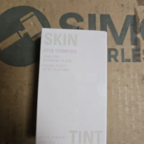 KYLIE COSMETICS SKIN TINT BLURRING ELIXIR – KYLIE SKIN TINT 30 ML