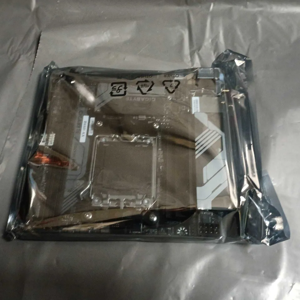 GIGABYTE B650I AX ULTRA DURABLE MOTHERBOARD – AMD SOCKET AM5, MINI-ITX