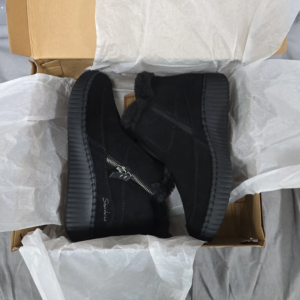 BLACK FUR-LINED ANKLE BOOTS WITH SIDE ZIP – BOXED SIZE 5