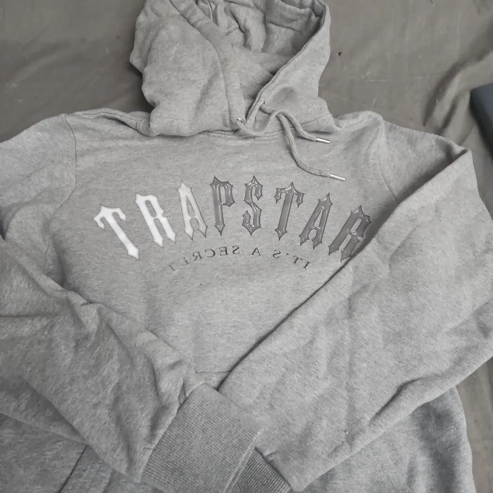 TRAPSTAR GREY HOODIE WITH CHEST PRINT – DRAWSTRING HOOD SIZE S