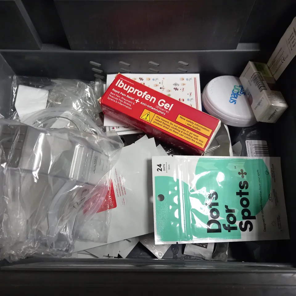 BOX OF APPROXIMATELY 20 COSMETIC ITEMS TO INCLUDE - OLAY EYE CREAM - SOAP AND GLORY HAND CREAM - BOOBY TAPE - ETC 