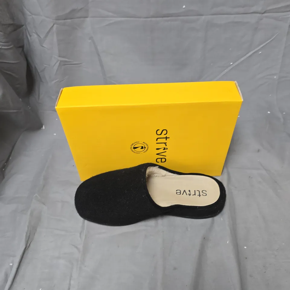 STRIVE BLACK SLIPPERS WITH FAUX FUR LINING – WOMEN'S SLIP-ON SLIPPERS-UK SIZE 6
