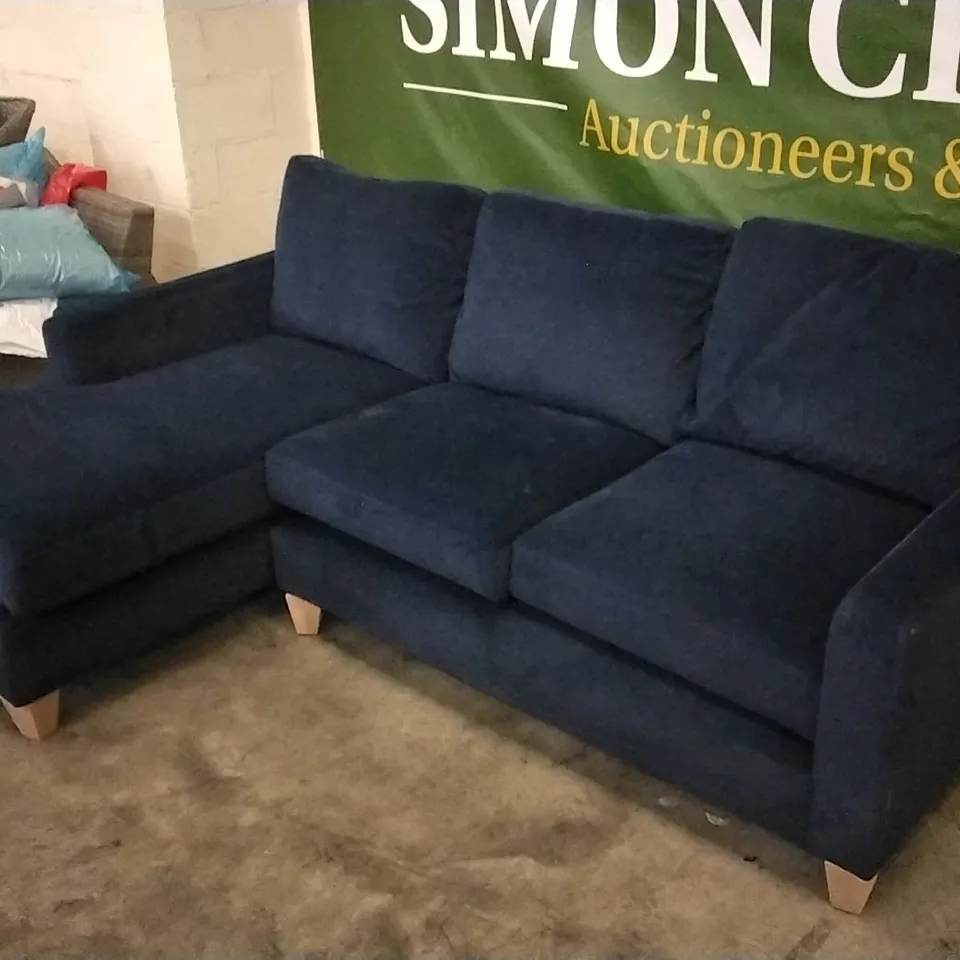 QUALITY DESIGNER LOUNGE CO CORNER GROUP SOFA WITH CHAISE SECTION IN NAVY BLUE PLUSH FABRIC
