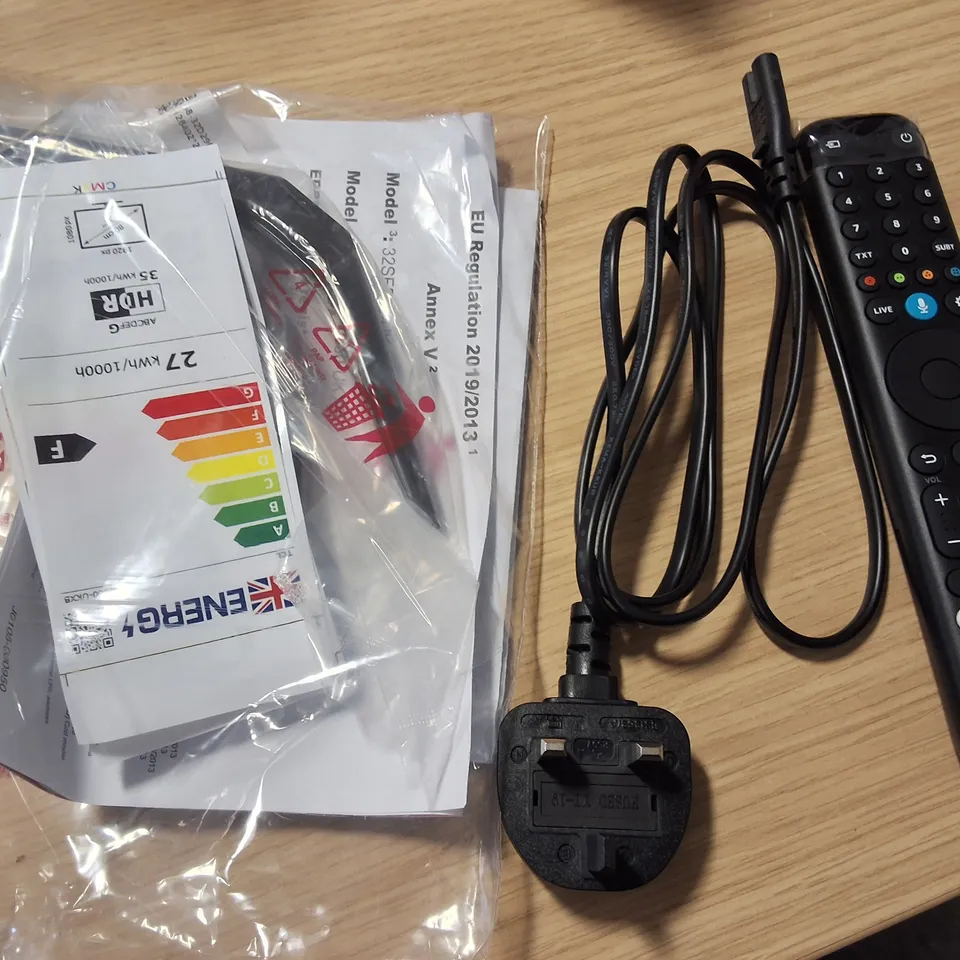 BOXED TCL 32" FHD QLED SMART TV - 32SF560