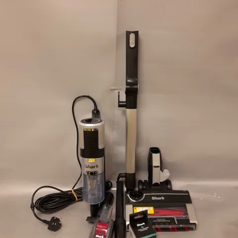 BOXED SHARK CORDED VACUUM 