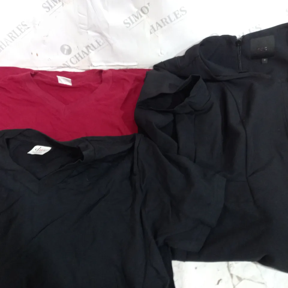 BOX OF APPROX. 14 OF ASSORTED CLOTHING ITEMS TO INCLUDE - DNV - NEXT - PURE COTTON 