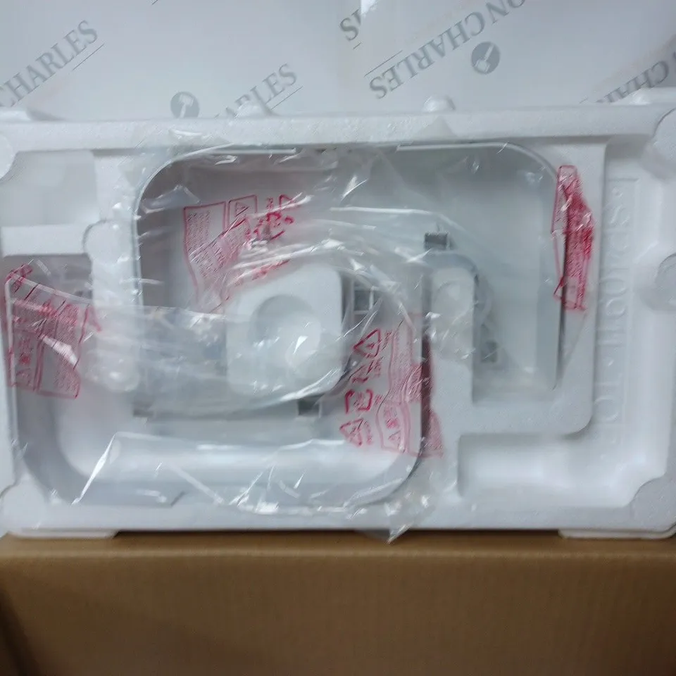 HITACHI DIGITAL MEDIA WALL MOUNT 