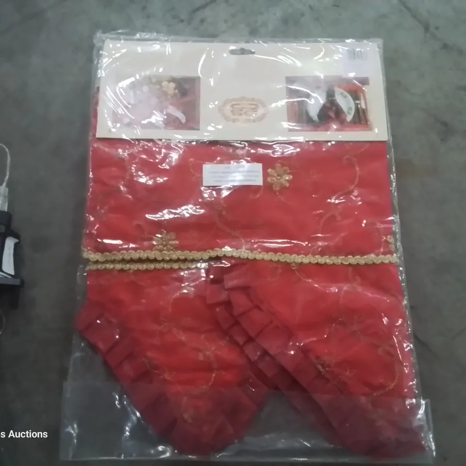 ASSORTED ITEMS, 8NCLUDING, DECORATIVE PLACE SETTING, LED CUBES, LED SANTA SIGN.