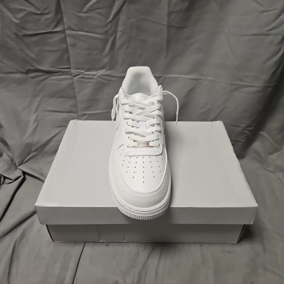 BOXED NIKE AIR FORCE 1 '07 WHITE TRAINERS – UK 9 (EU 44)