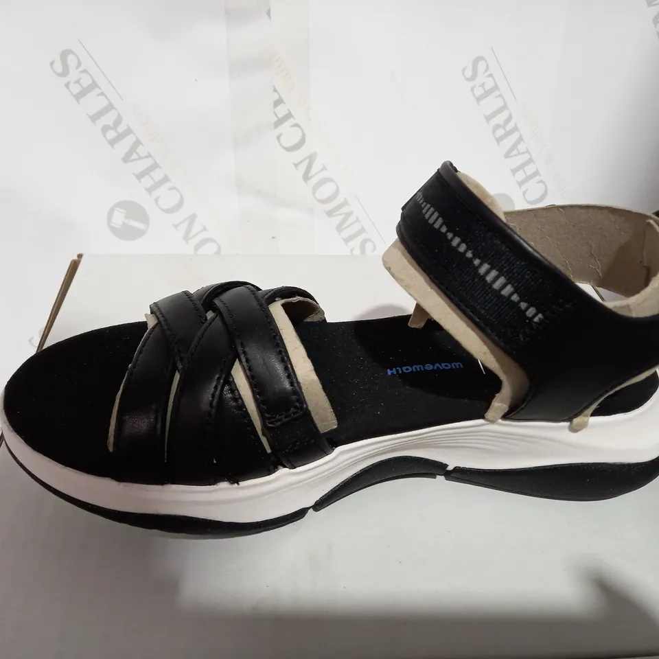BOXED PAIR OF CLARKS WALKING SANDALS - SIZE 4D 
