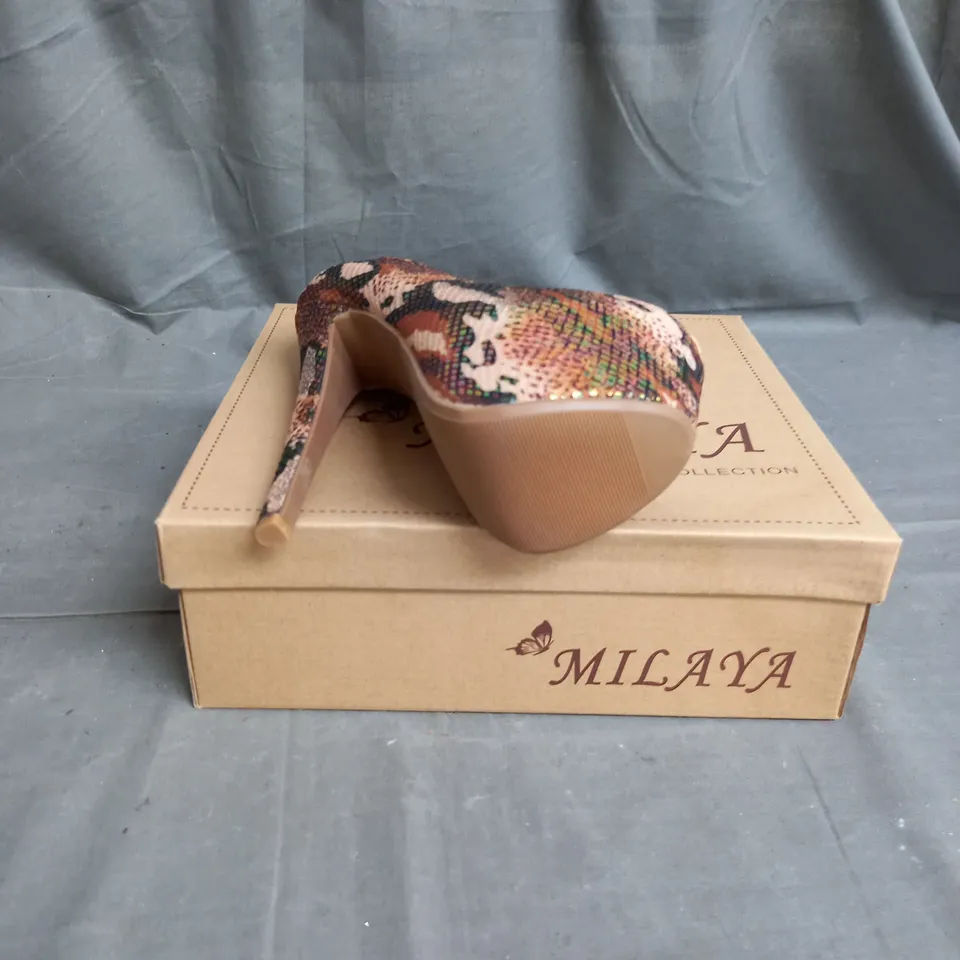 BOX OF APPROX 12 PAIRS OF OPEN TOE HEELS IN CAMEL - VARIOUS SIZES