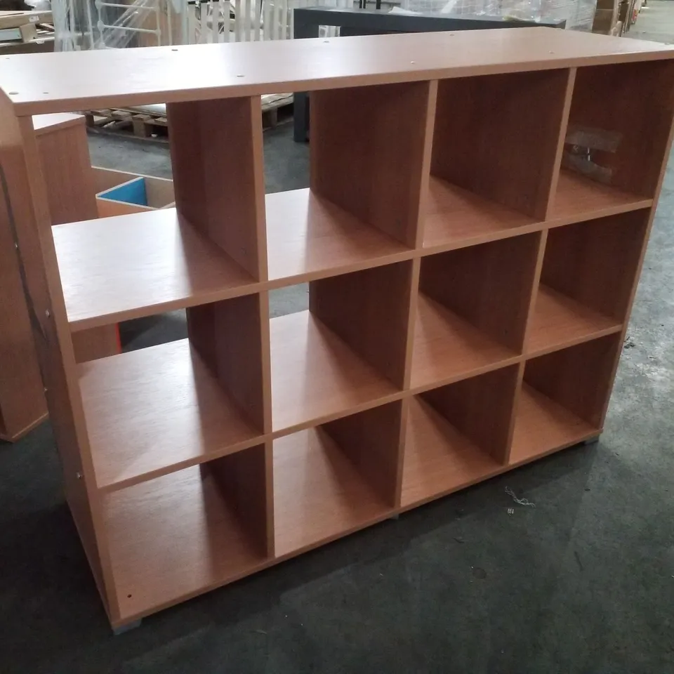12 CUBE ROOM DIVIDER IN BEECH 1358×453×1002MM