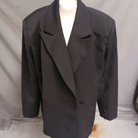 RUNWAY OVERSIZED BLAZER IN BLACK SIZE 12