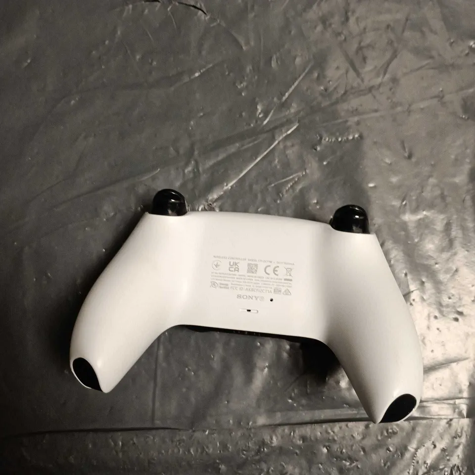 SONY PLAYSTATION 5 DUALSENSE WIRELESS CONTROLLER – WHITE