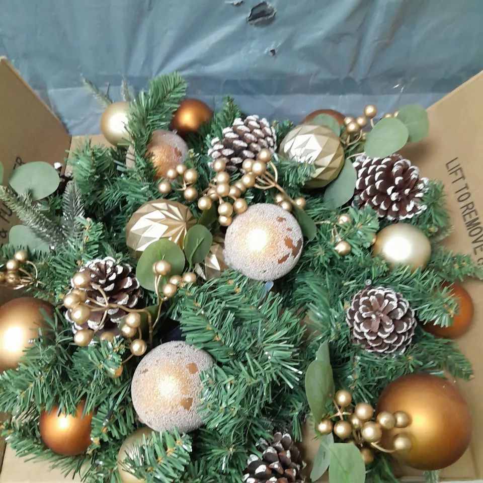 COPPER AND GOLD PRE-LIT FESTIVE WREATH RRP £39.99