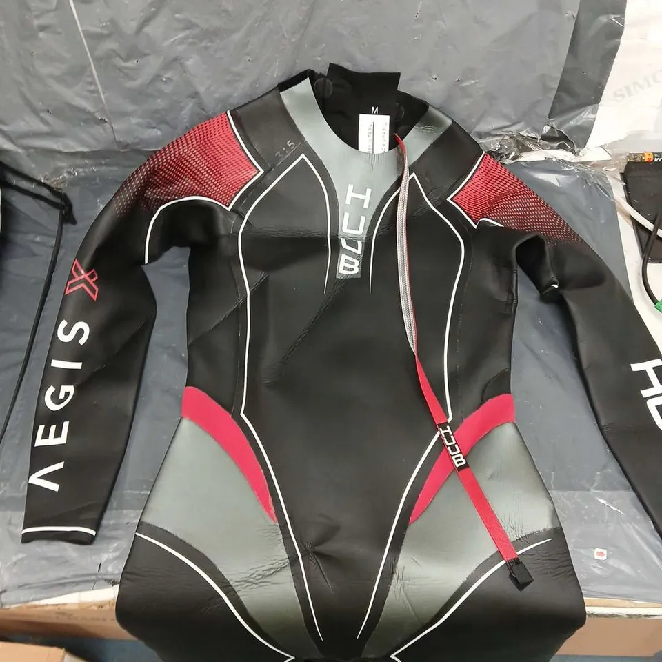 HUUB AEGIS X WET SUIT BLACK/RED SIZE MEDIUM