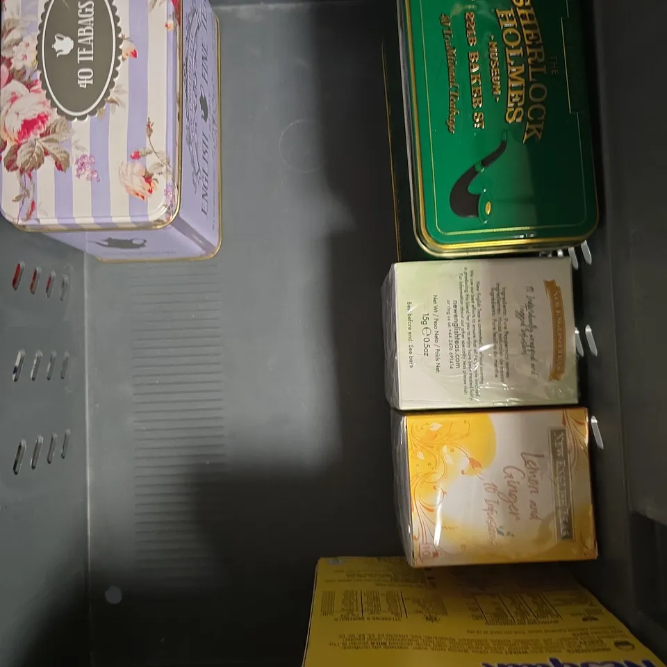 APPROXIMATELY 10 ASSORTED FOOD/DRINK PRODUCTS TO INCLUDE LION CEREAL BAR, MAXWELL HOUSE COFFEE, ENGLISH TEA ETC 