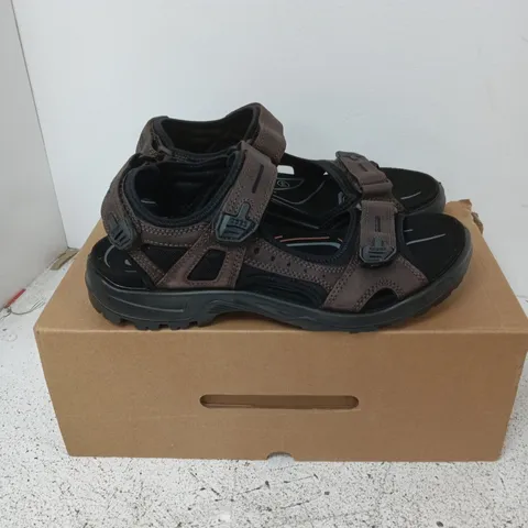 BOXED PAIR OF ECCO OFFROAD YUCATAN M SANDALS – MOCHA, UK 10